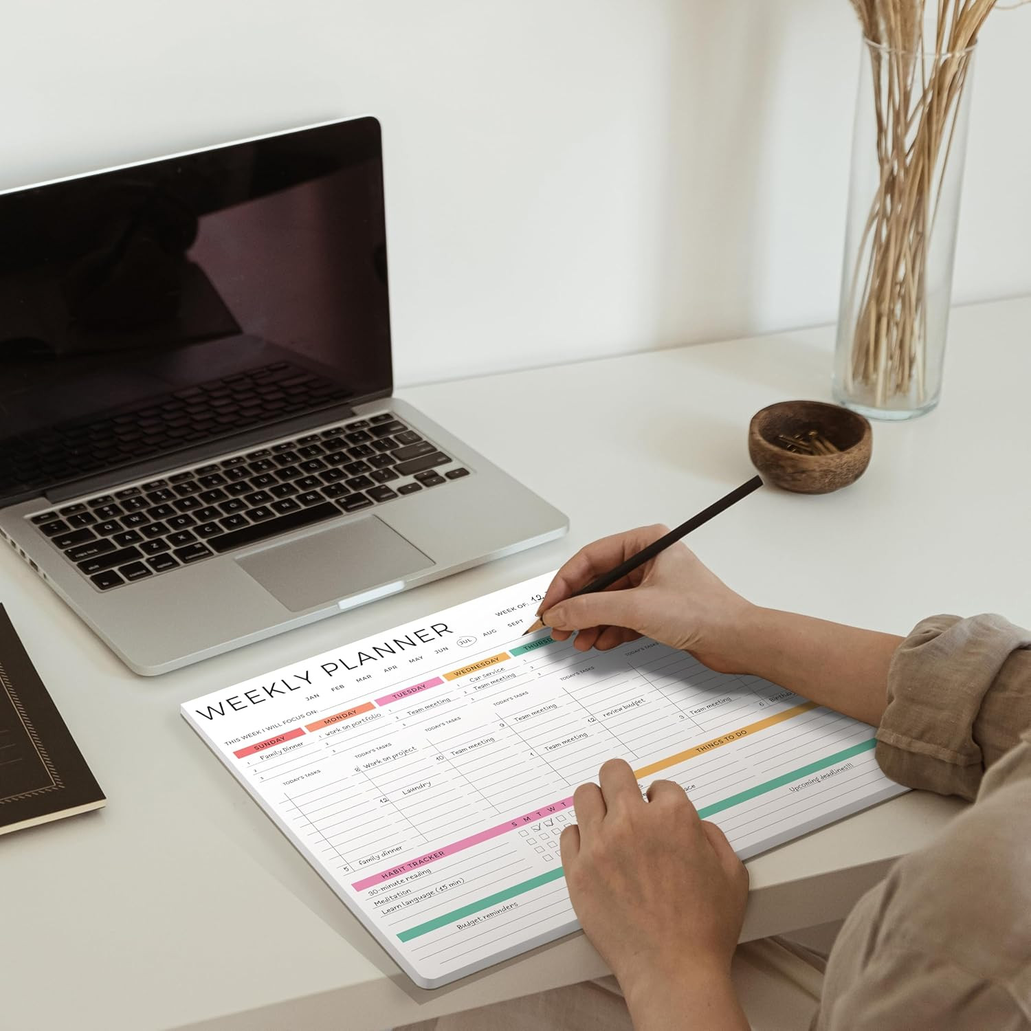 Beautiful Weekly Planner – the Perfect Undated to Do List Notepad with 52 Sheets