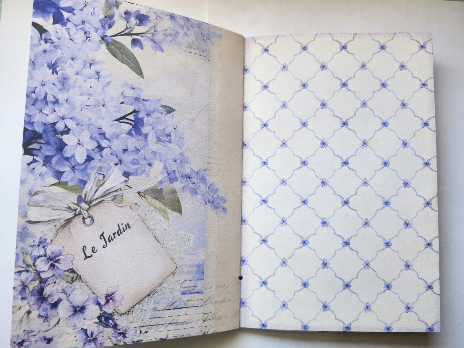 Junk Journal Booklet “LAVENDER DREAMS” 50+ pcs Ephemera Vintage Purples 40pgs