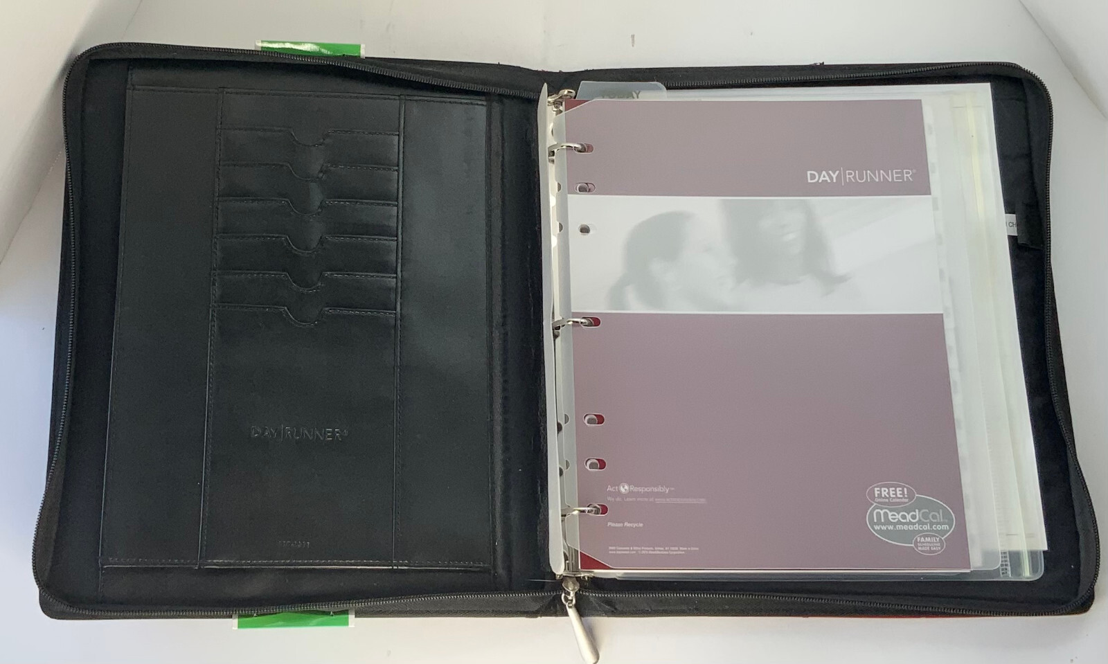 Day Runner Inset Stripe Refillable Weekly Planner, 8 1/2″ x 11″, Red, (207-0386)