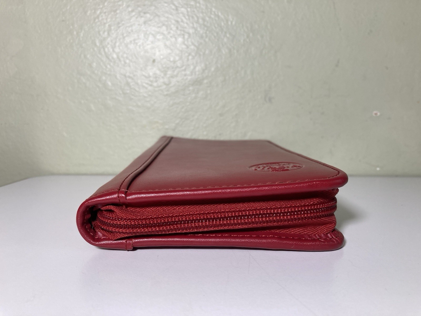 CLAVA Classico Italia Genuine Leather Red Zip Around Portfolio Organizer