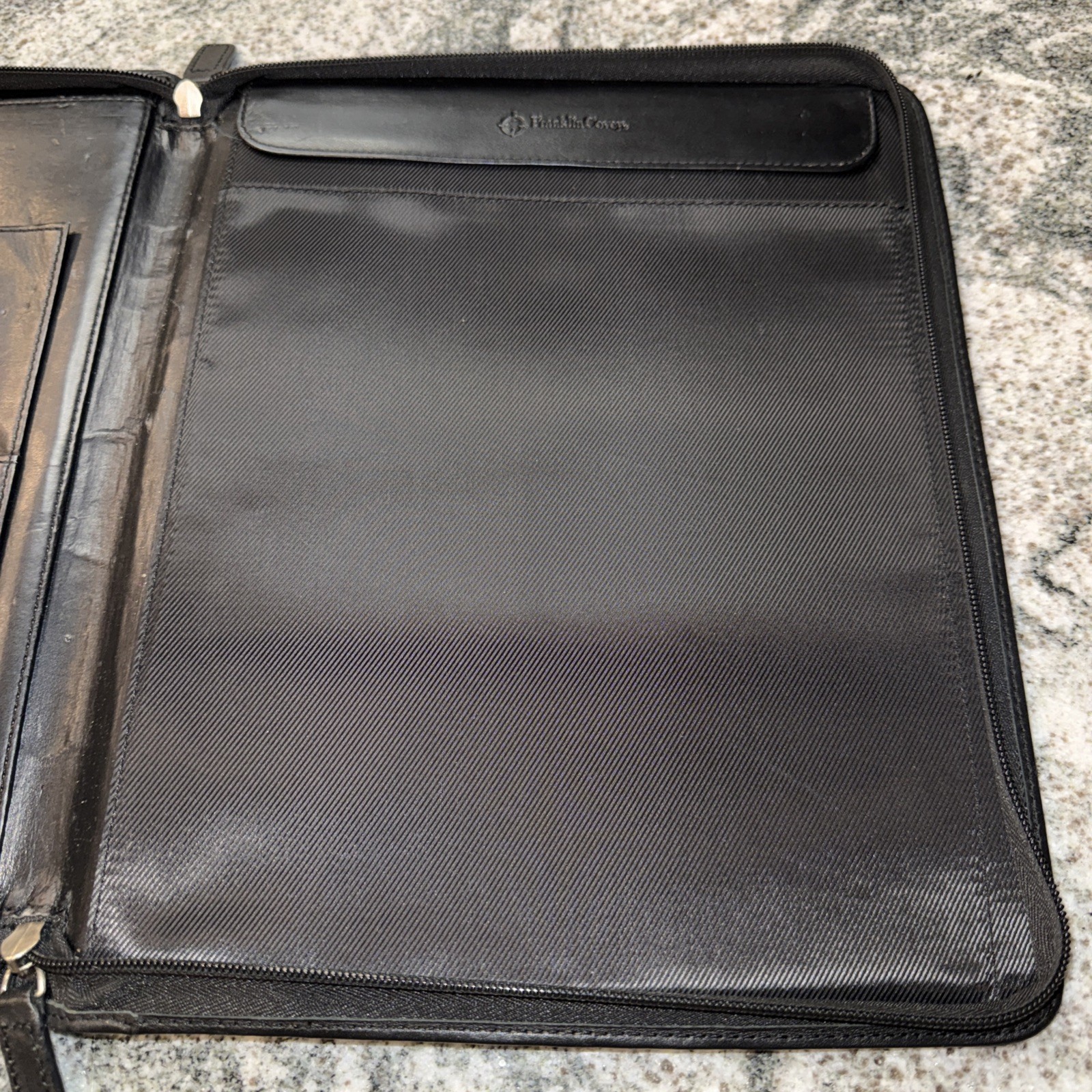 Franklin Covey Black Leather Zip Around Padfolio Pad Holder 10″ x 12.5″