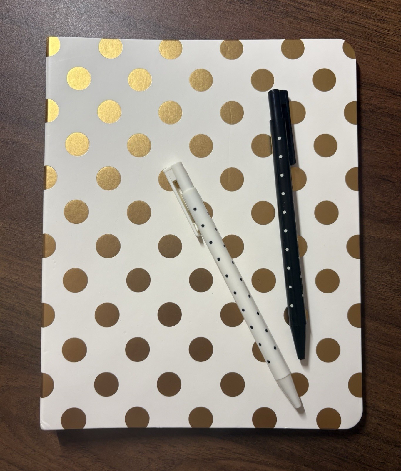 Kate Spade Polka Dot Notebook w/Two Matching Polka Dot Pens – nwot