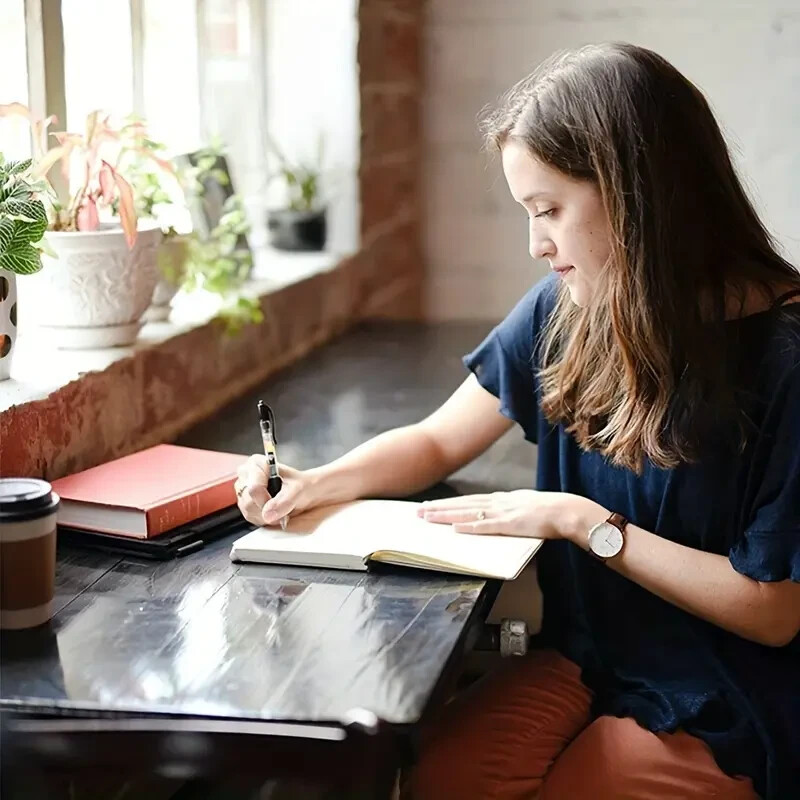 Vintage Leather Journal: 136 Sheets, Inspirational Gift from Mom to Daughter