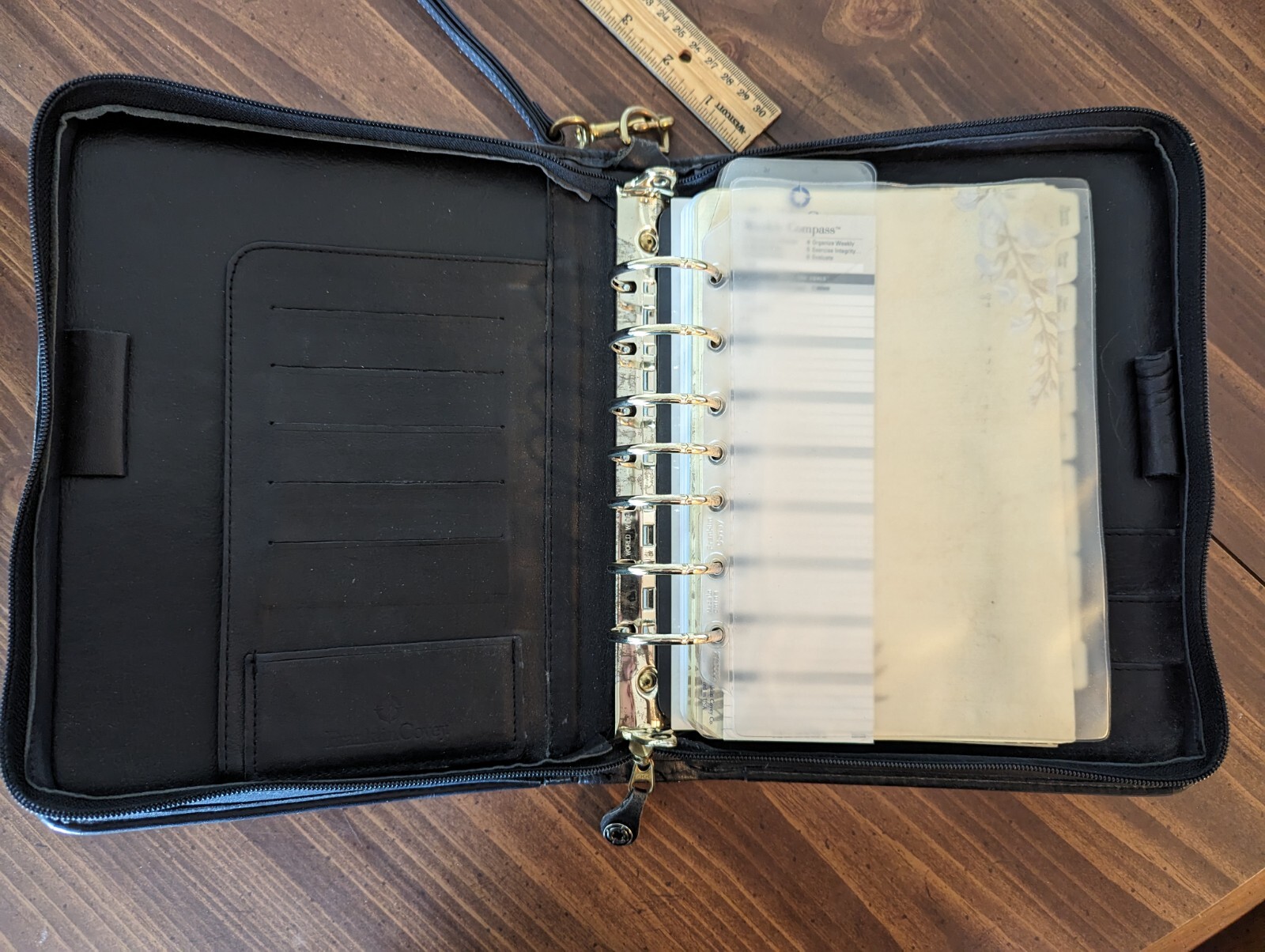 Franklin Covey 1-1/2” Black Vintage Leather Zipper Binder