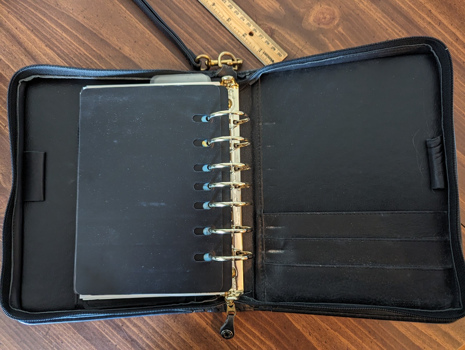 Franklin Covey 1-1/2” Black Vintage Leather Zipper Binder