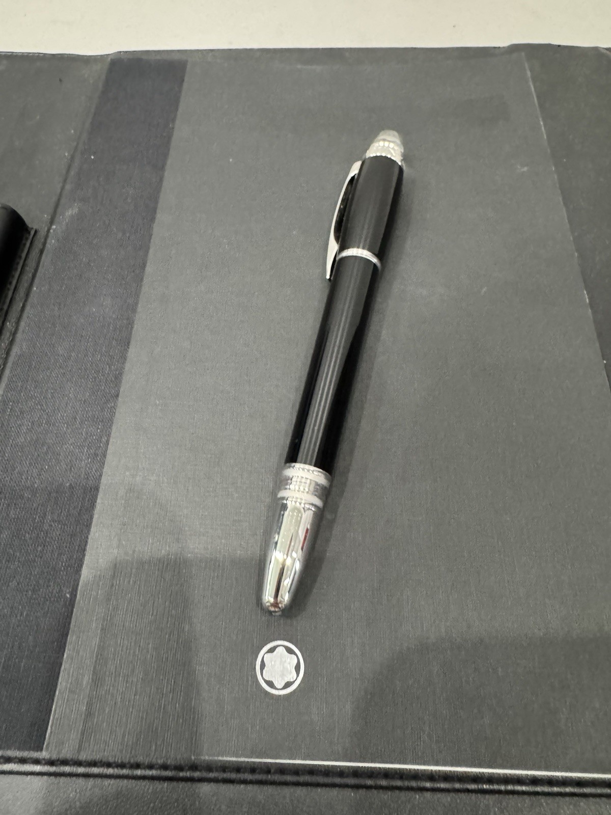 Montblanc Augmented Paper Leather Notebook Cover & Digitizer w/Starwalker Pen