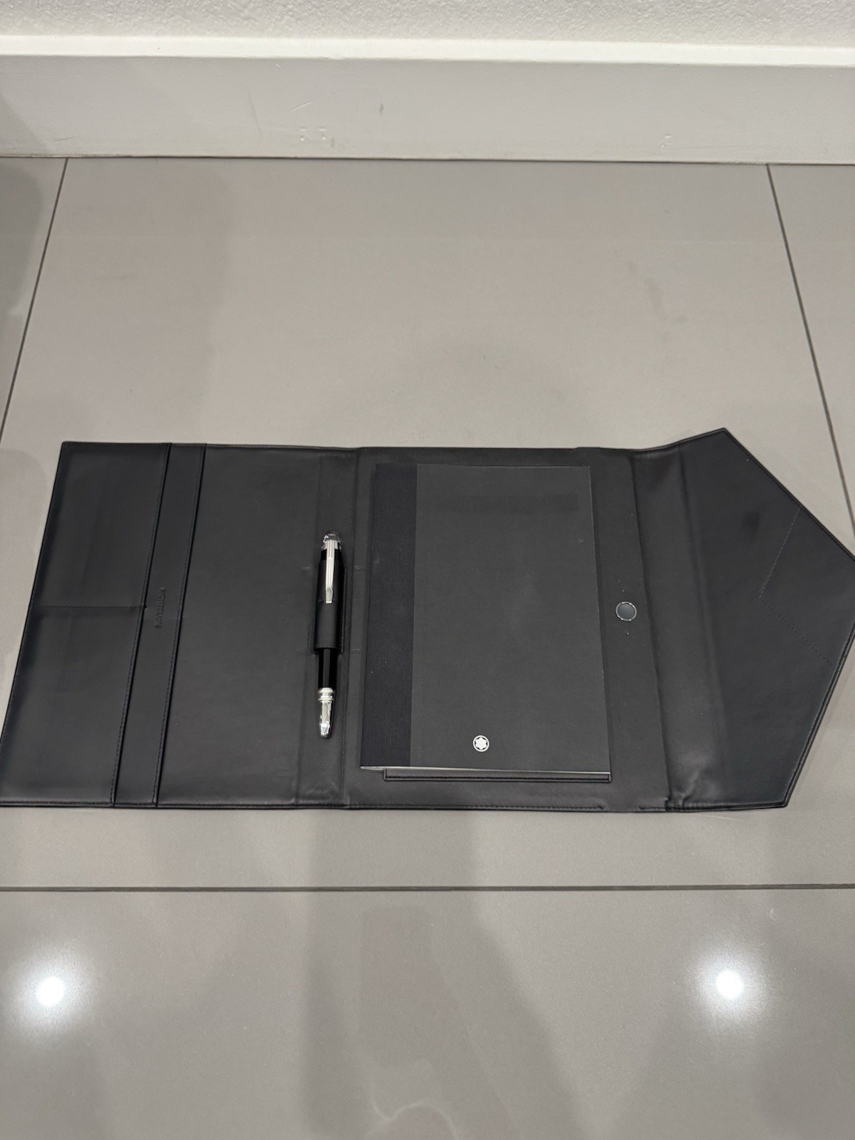 Montblanc Augmented Paper Leather Notebook Cover & Digitizer w/Starwalker Pen