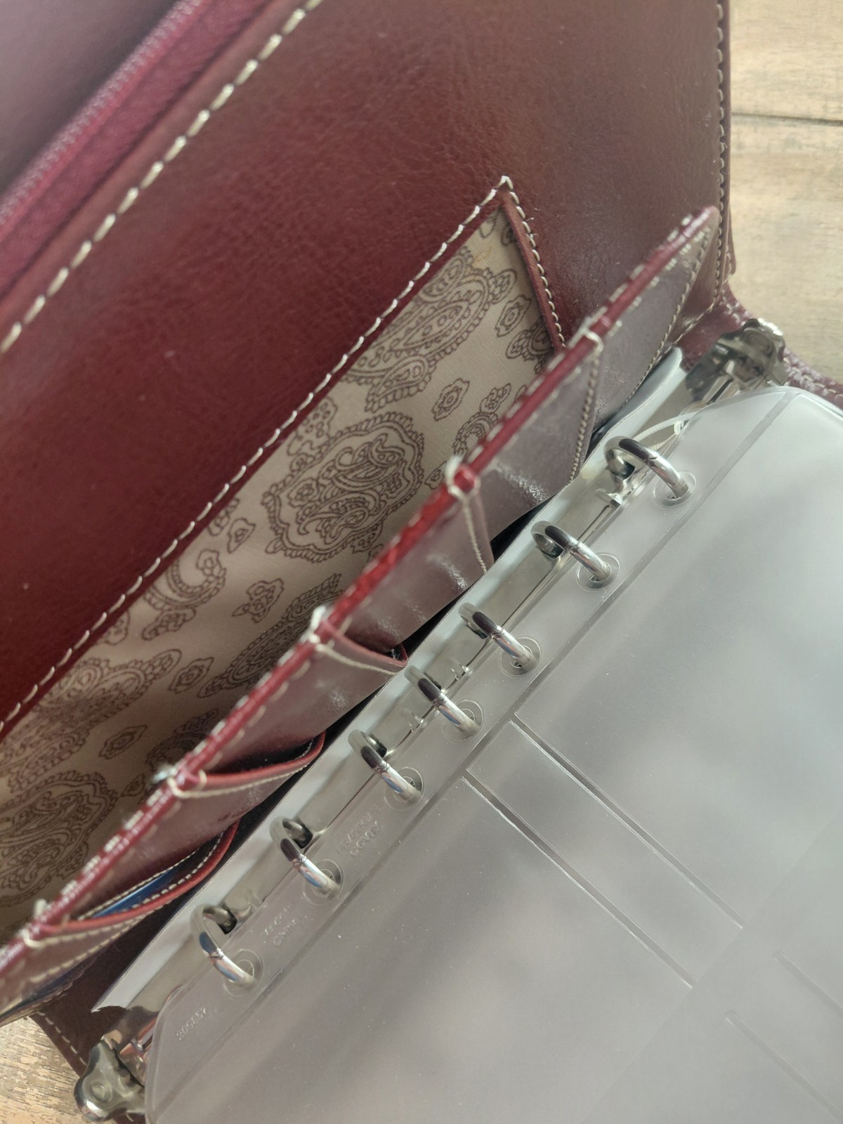 Franklin Covey 7-Ring Binder Magnetic Snap Closure Burgundy Faux Leather Planner