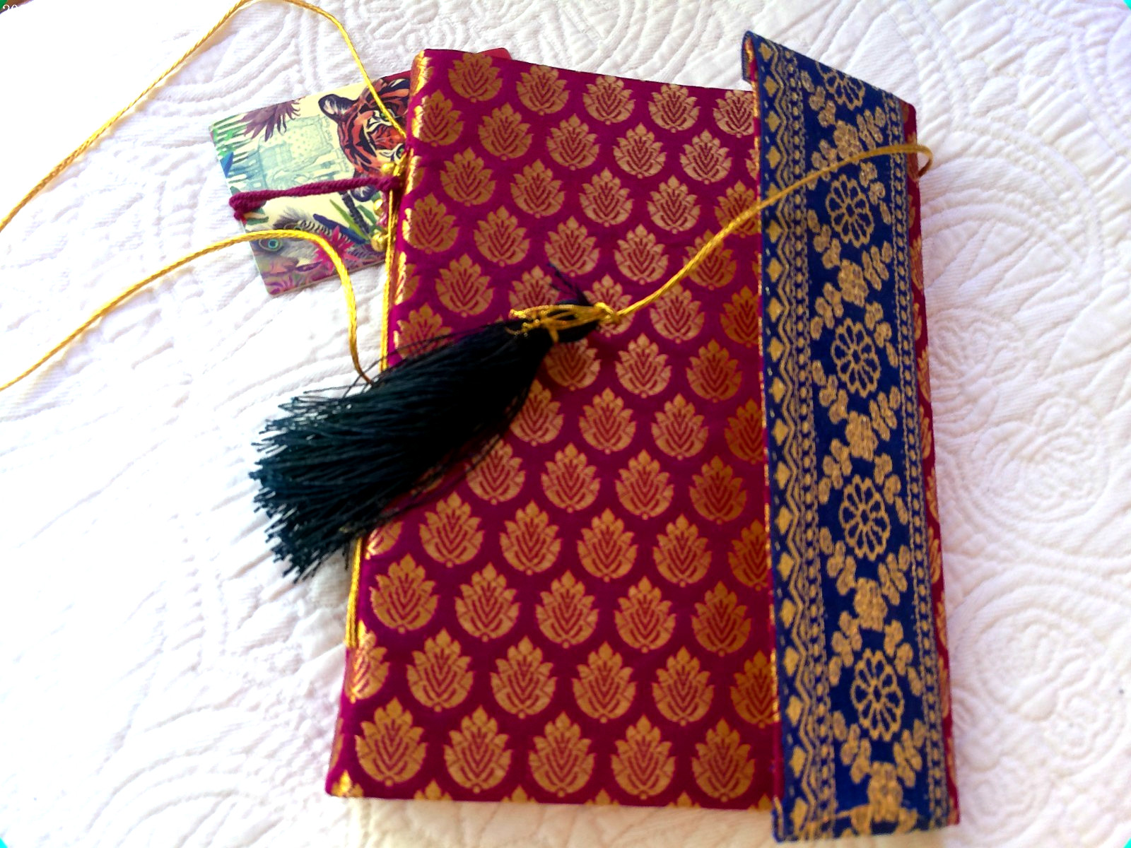 JEWEL OF MUMBAI HANDMADE RECYCLED SARI COVERED JOURNAL 144 LINED PAGES INDIA