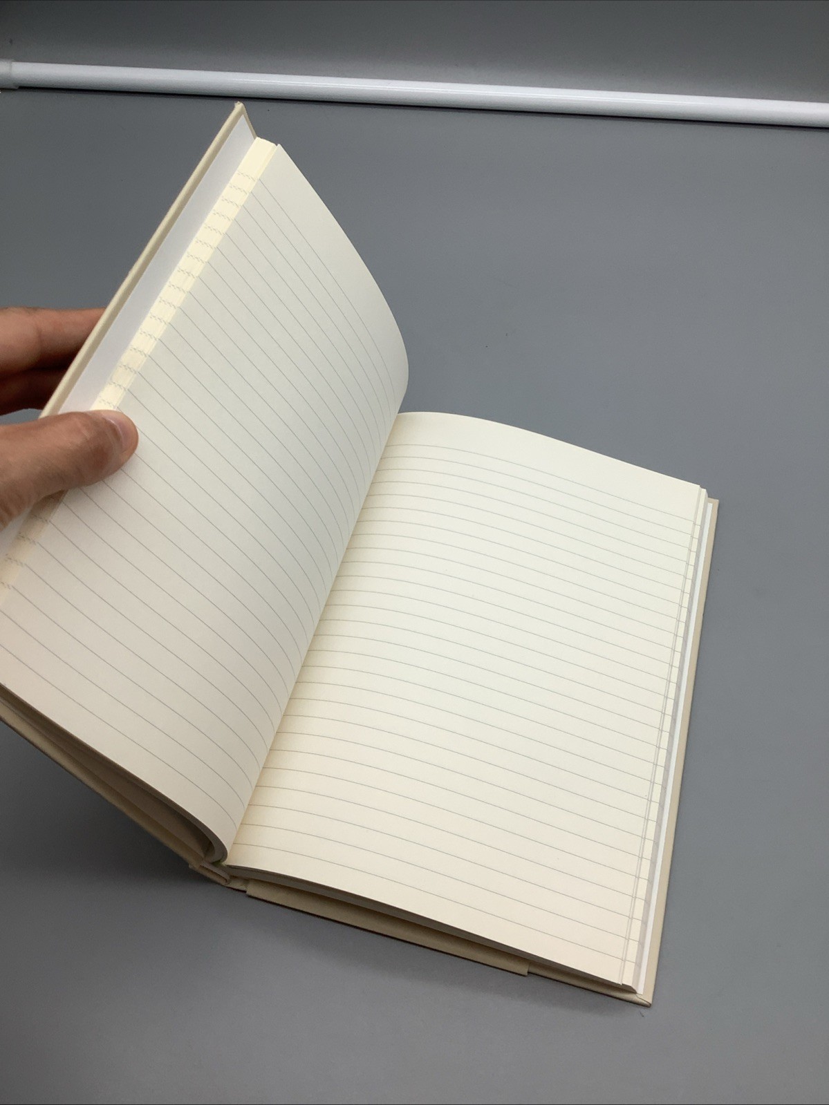 PAPIER – Plain Notebook “Notes & Thoughts” – Hardcover – GOOD Condition