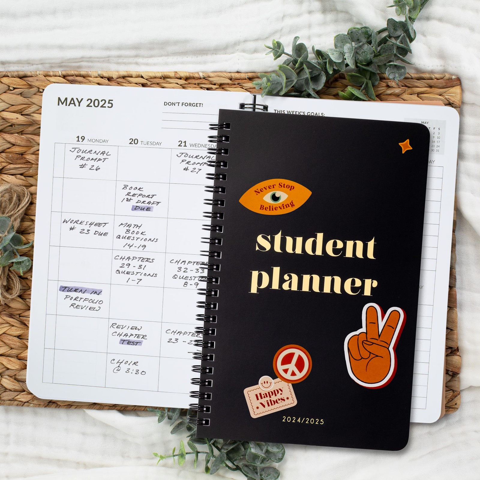 Aesthetic 2025 Student Planner To Stay Organized – A 8.5×5.5 inches, Black