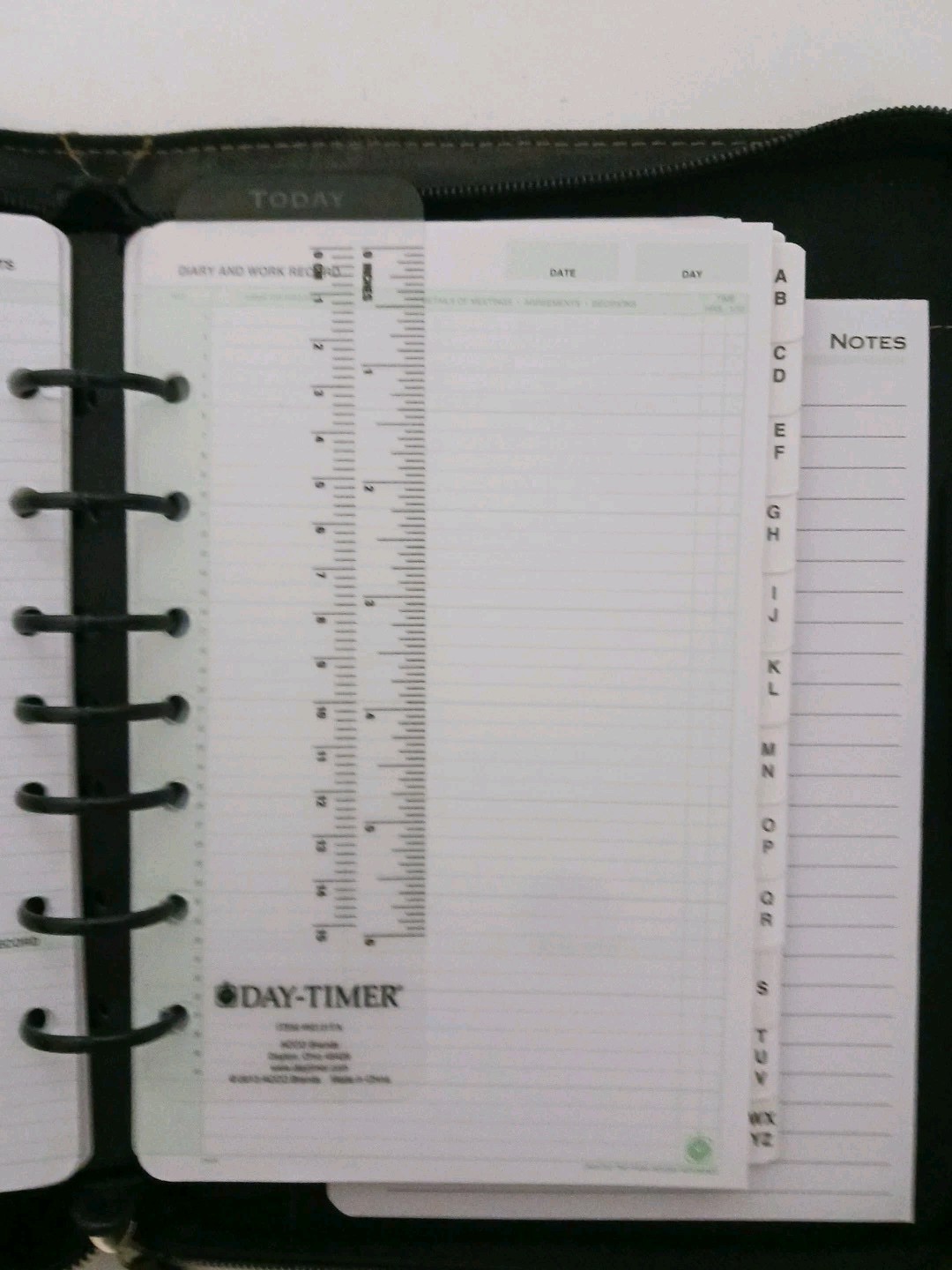 DAY-TIMER Brown Leather Zip Around 7 Ring Binder Organizer Planner 8″x11″ Faux