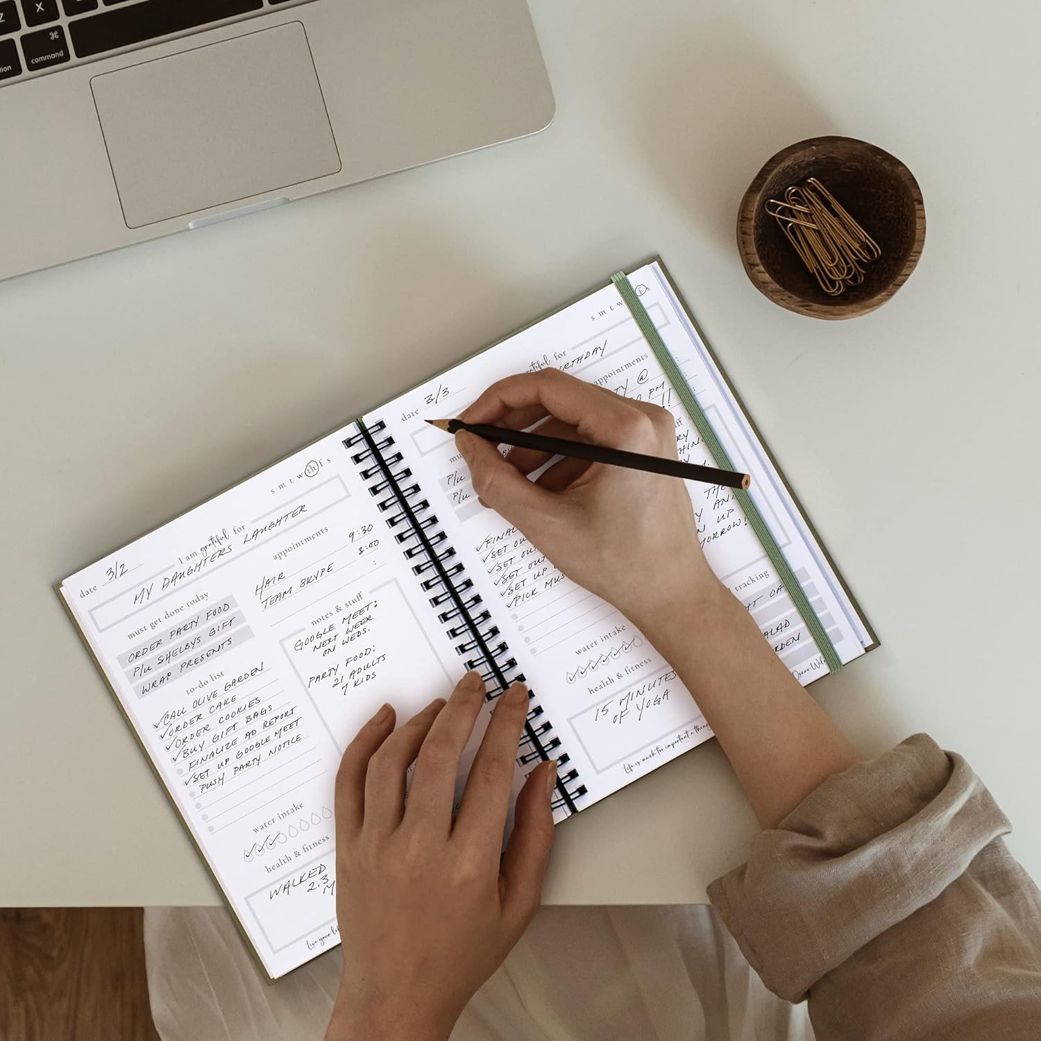 Beautiful To Do List Notebook – Aesthetic Daily Planner to Easily Organize Your