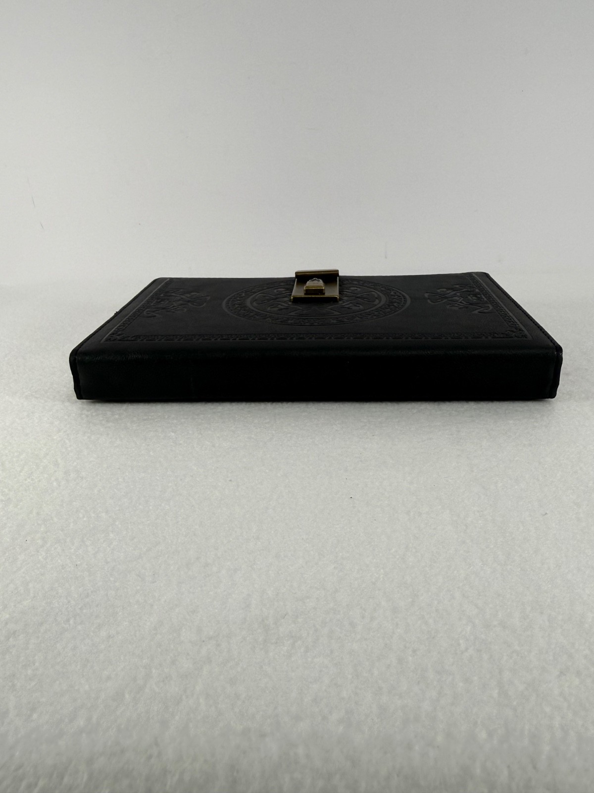 Cagie Journal with Lock Refillable 290 Lined Pages, Black w/ Gold Lock