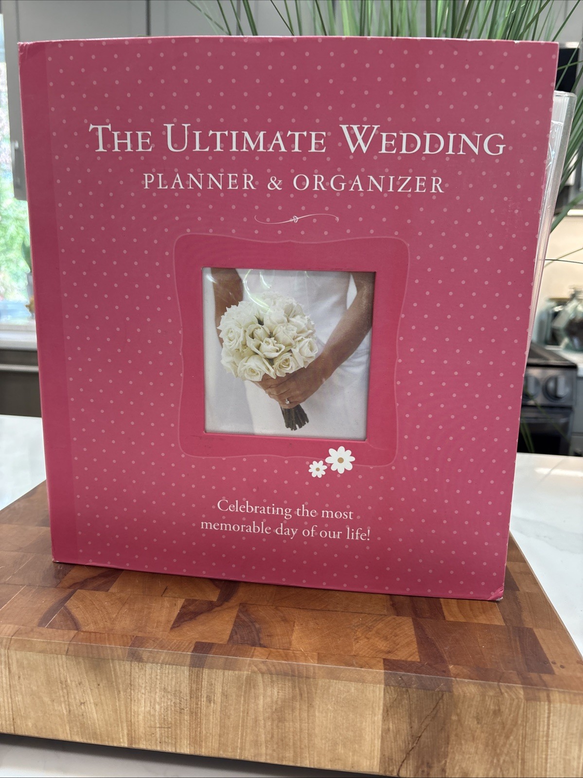 The Ultimate Wedding Planner & Organizer Binder Elizabeth & Alex Lluch FREE TOTE