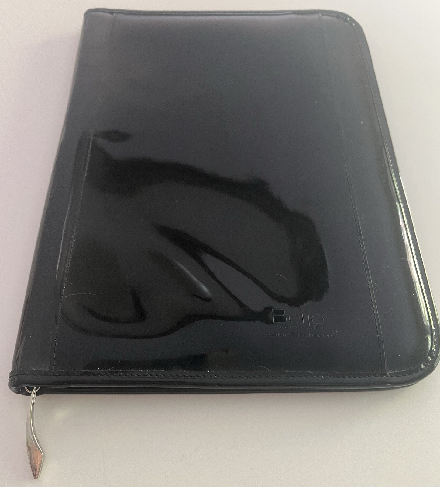 Beijo Portfolio Black Patent Leather PVC Pockets Zip Around Close EUC