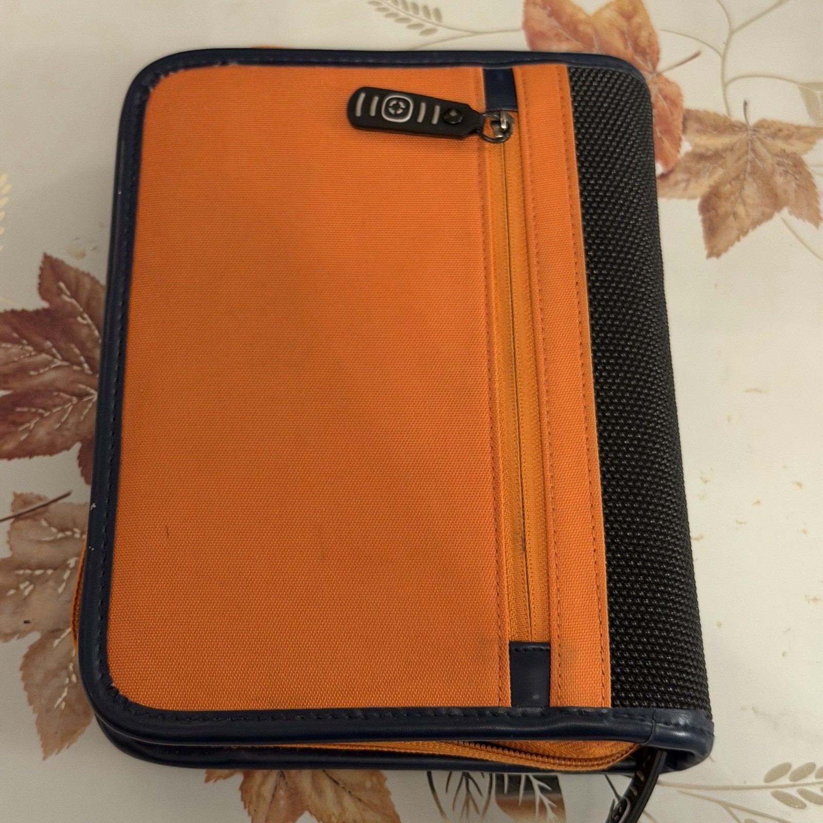 Franklin Covey Orange Sport Nylon Binder Compact 6-Ring Holds Pages 8.5” x 6.5”