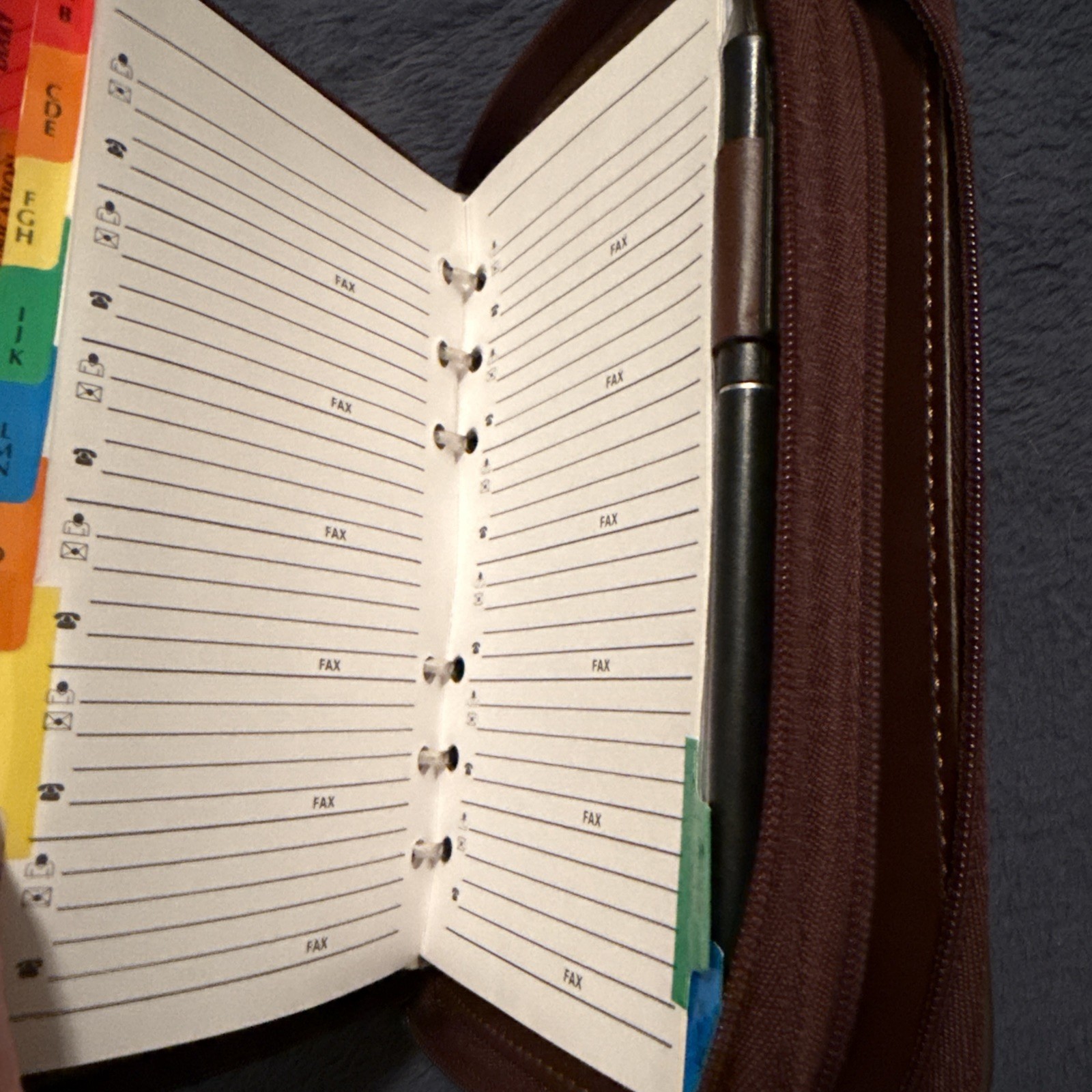 Vintage Enzo Baglioni brown zip-around day planner organizer.