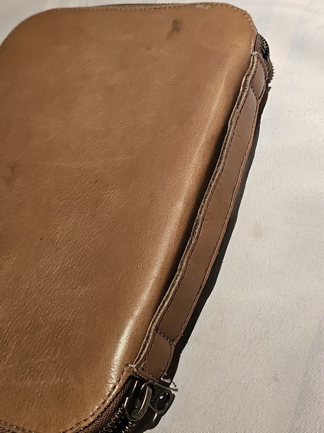 This Is Ground Brown Leather Case Zipper Around Organizer free shipping