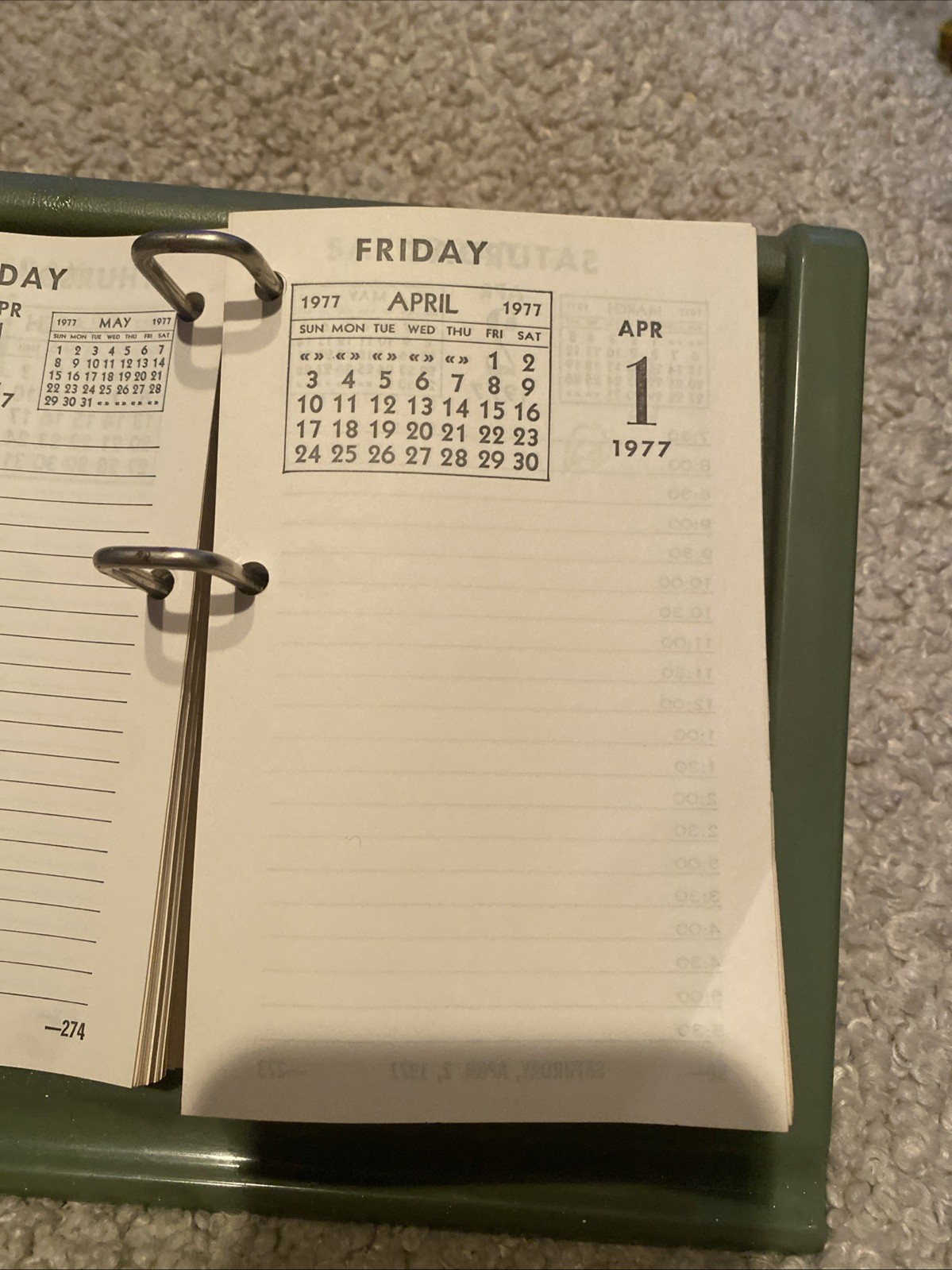 Verona Calender Pad 1977 Desk Set Plastic Green “For The General