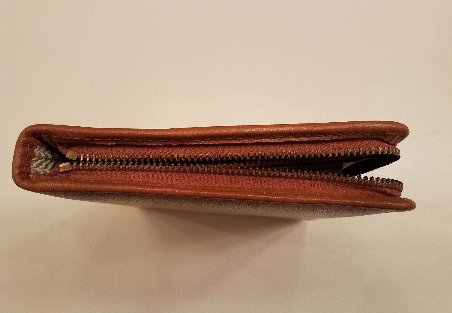 40’s 50s TAN COWHIDE LEATHER PLANNER AGENDA MADE IN ENGLAND CHECKBOOK ZIP AROUND