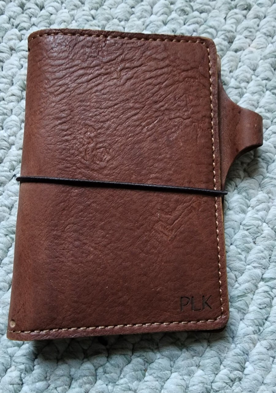 Chic Sparrow Crème Brûlée leather Passport Holder Wallet 6×4