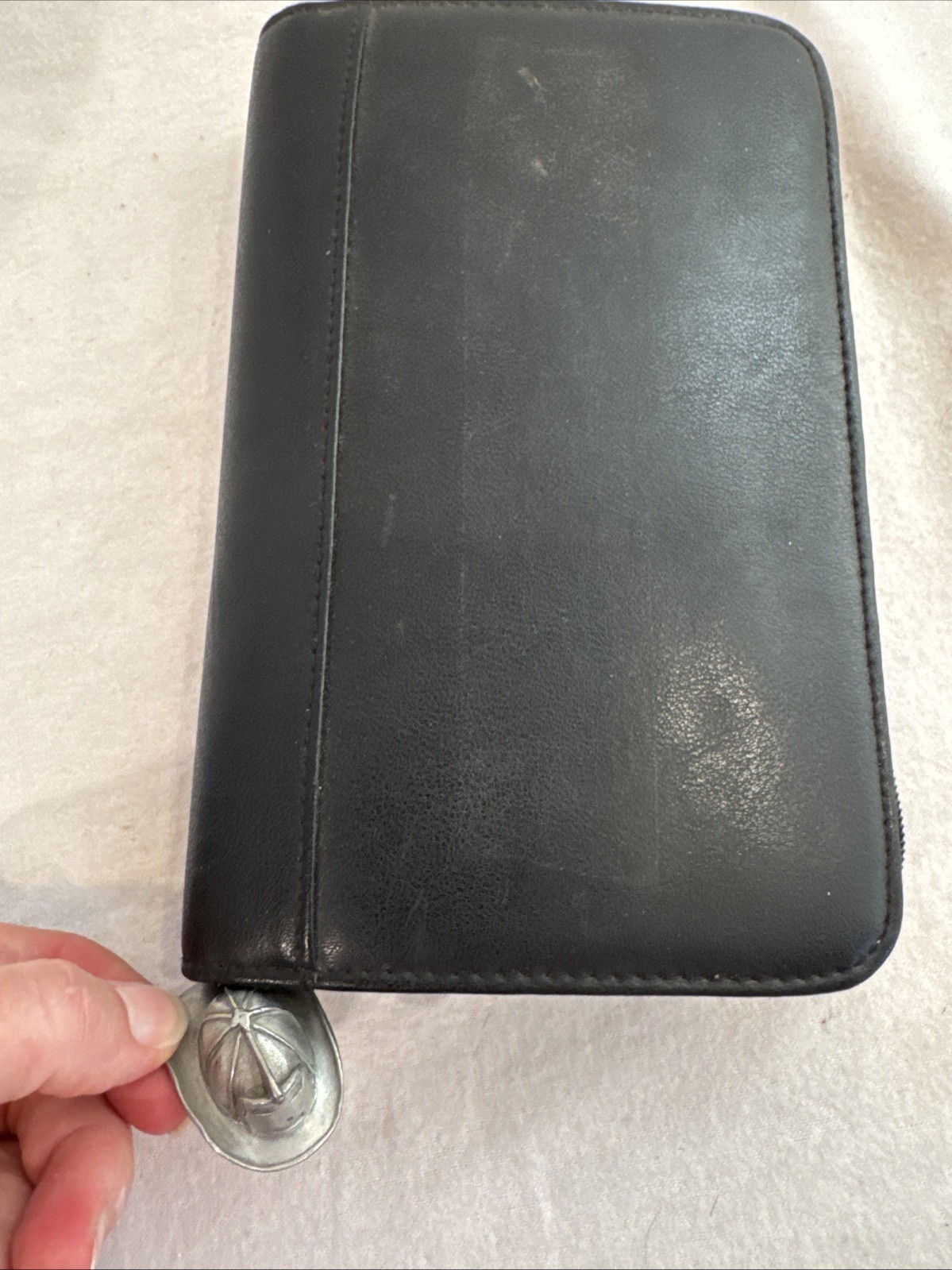 Black Soft Leather Day Timer 6 Ring Planner Zip Around Inserts & Fire Hat Pull