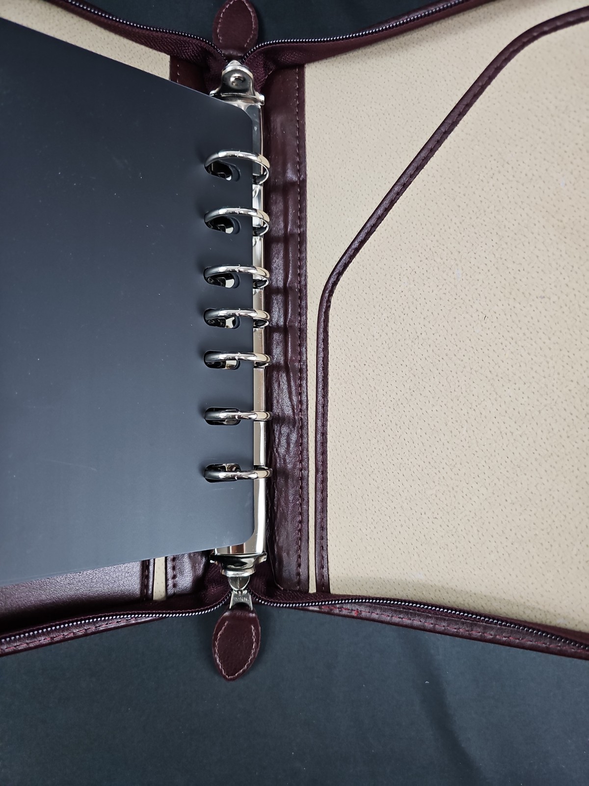 Day-Timer Armrohide 7 Ring Burgandy Binder All Around Zipper 8 X 10.5 – 1994 NEW