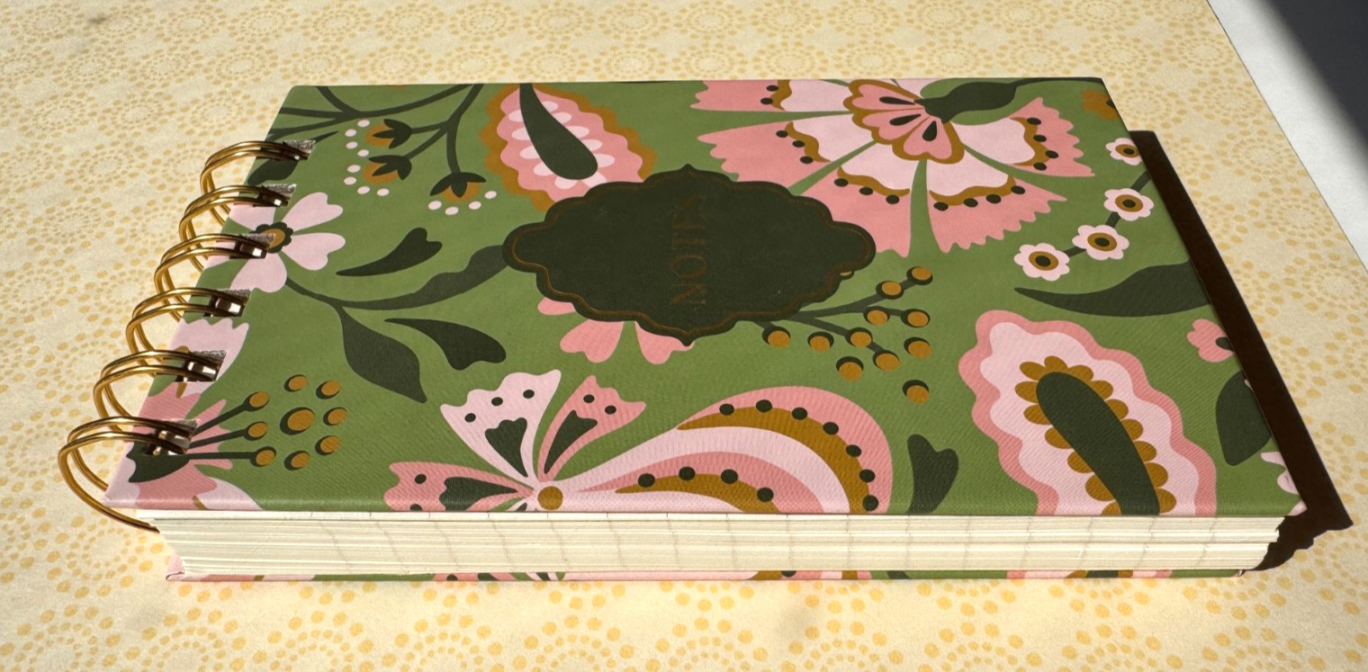 Spiral Pocket Lined Notebook + Pen-Floral Design-6.5 in x3.5 in- Shopping list..