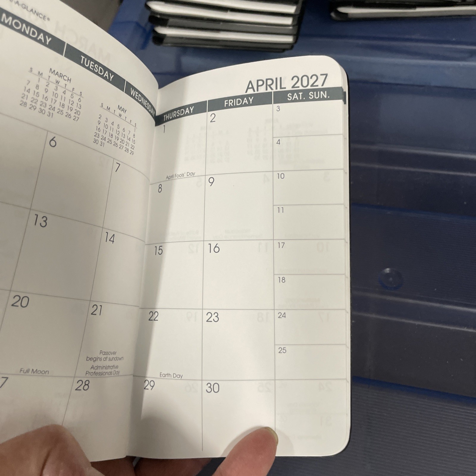 AT-A-GLANCE 2 Year Monthly 2026-2027 Planner 3.5″ x 6″ Pocket Size (700240526)