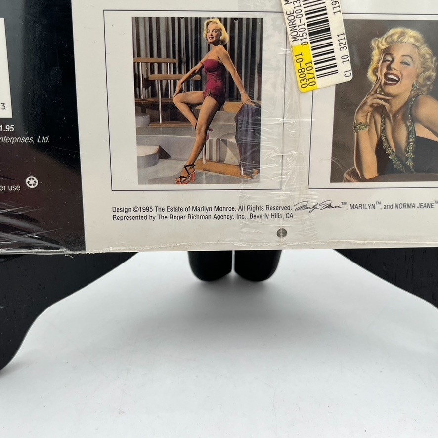 Marilyn Monroe 1996 12×24″ Hanging Monthly Square Wall Calendar New Sealed 2052