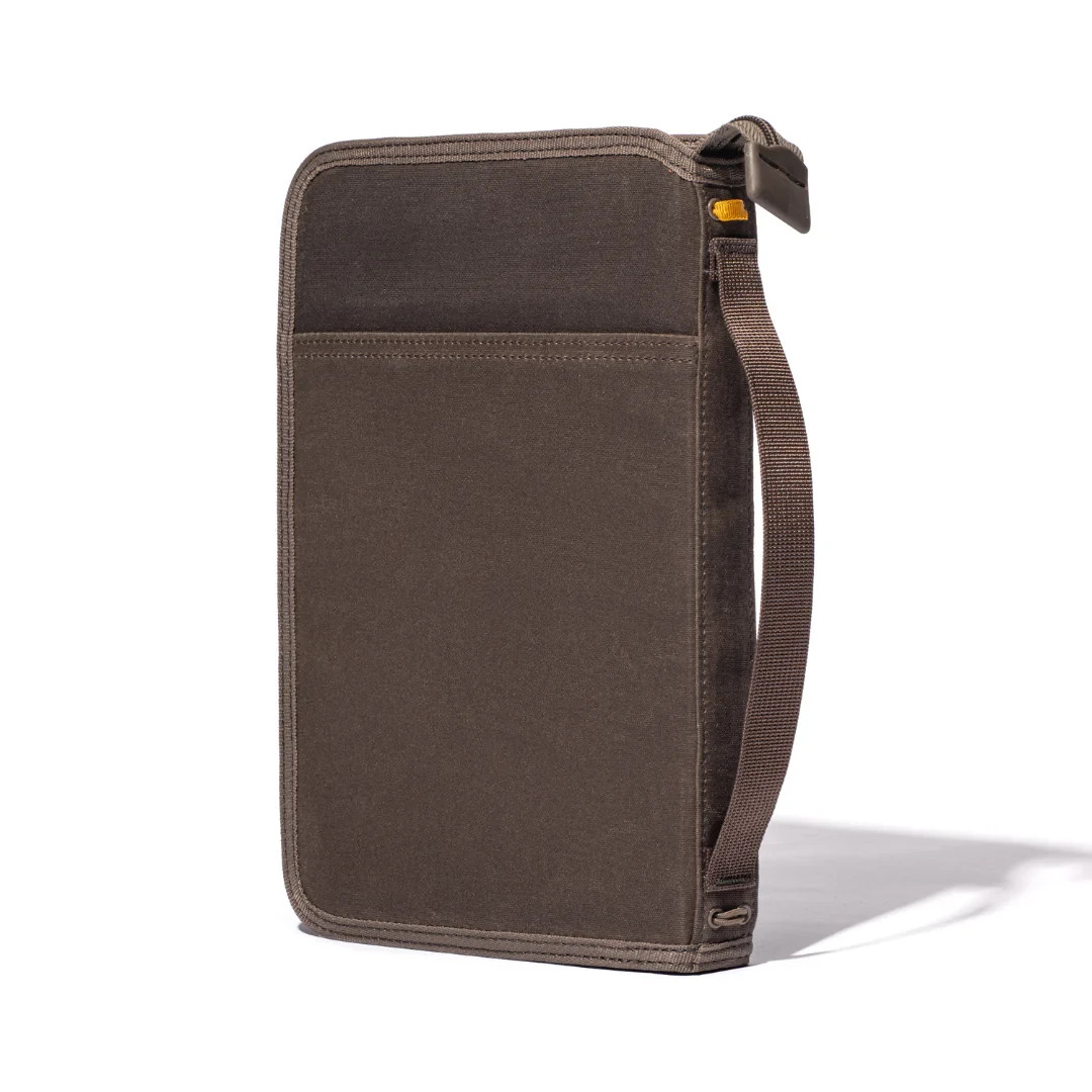 Lochby Field Folio Brown, | A5 | Water Resistant Zippered Travel Journal