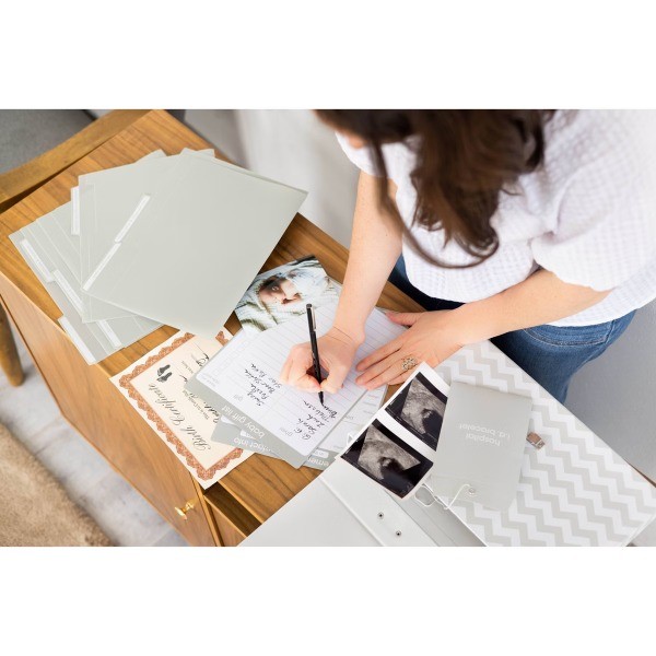 Baby's File Keeper – Gray: Paper 8.5 x 11 Inches, Unbound, Undated