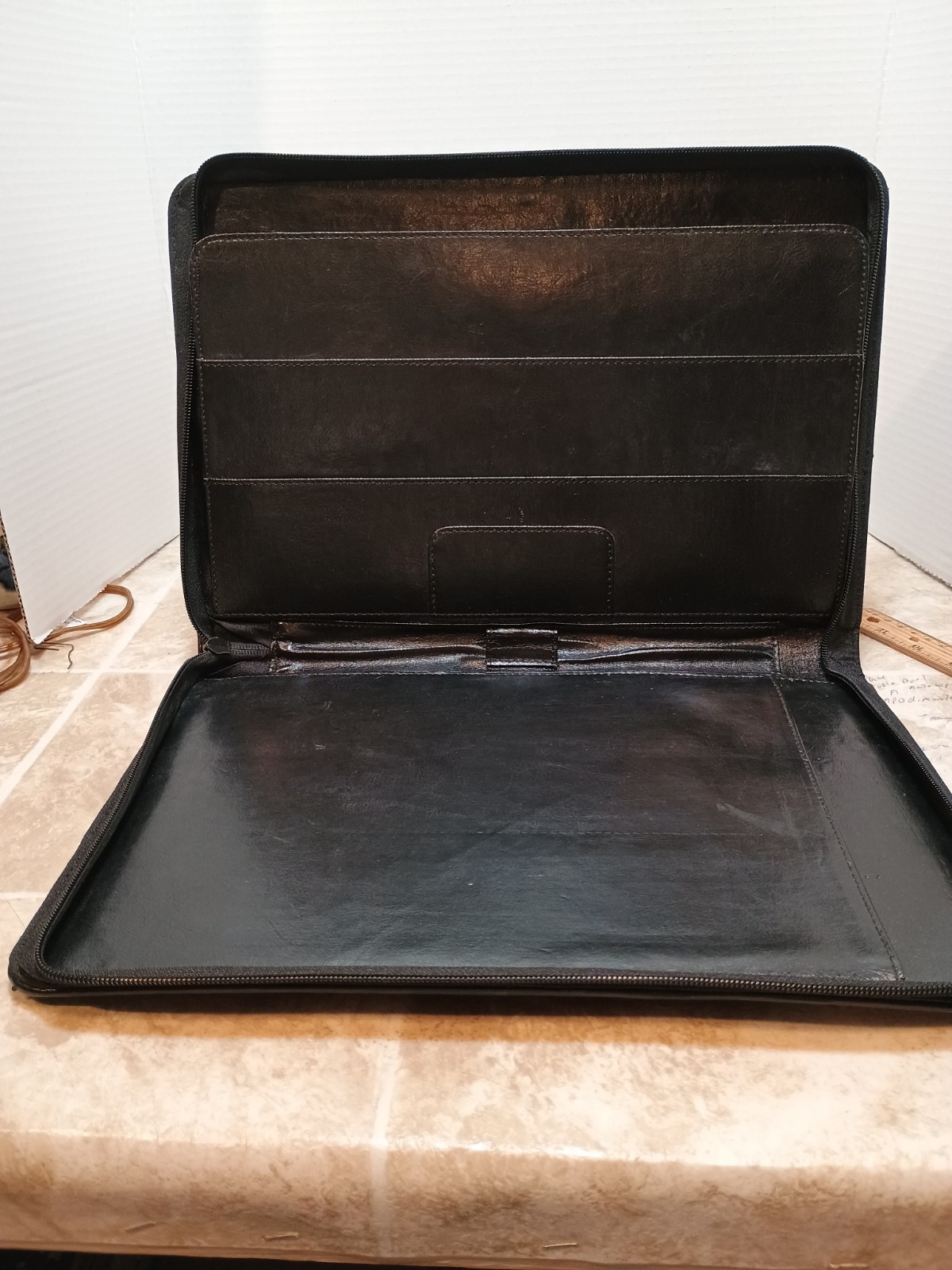 Black Zippered Padfolio Faux Leather Pre-owned Great Condition