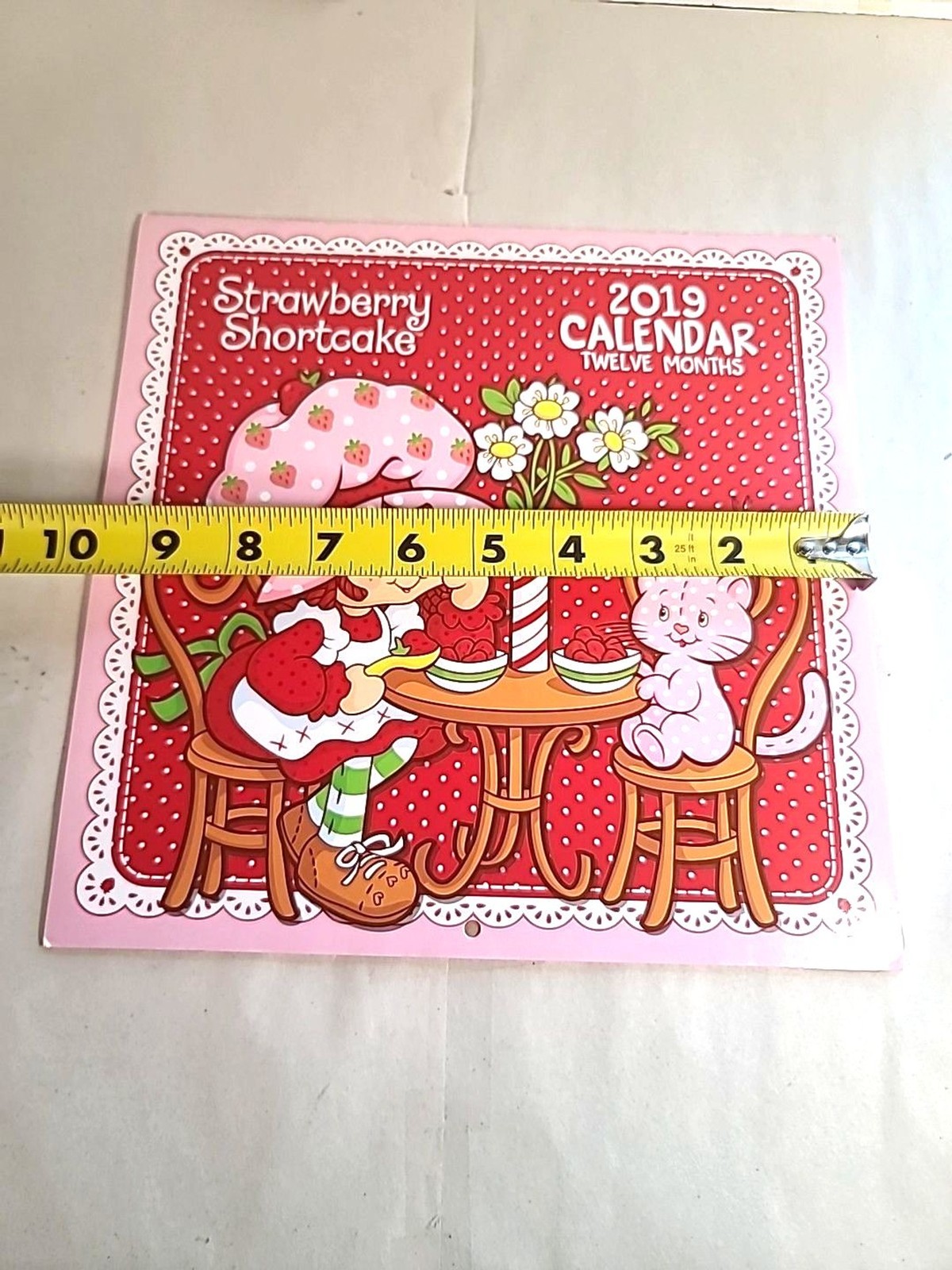 2019 Strawberry Shortcake 12 Month Wall Calendar ( Open) NOS