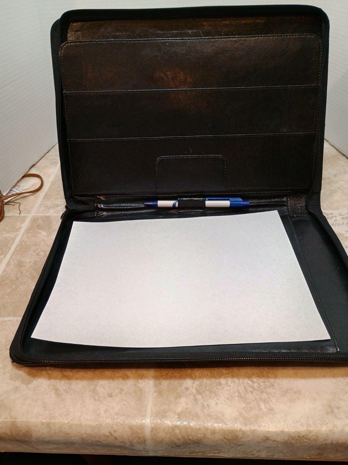 Black Zippered Padfolio Faux Leather Pre-owned Great Condition