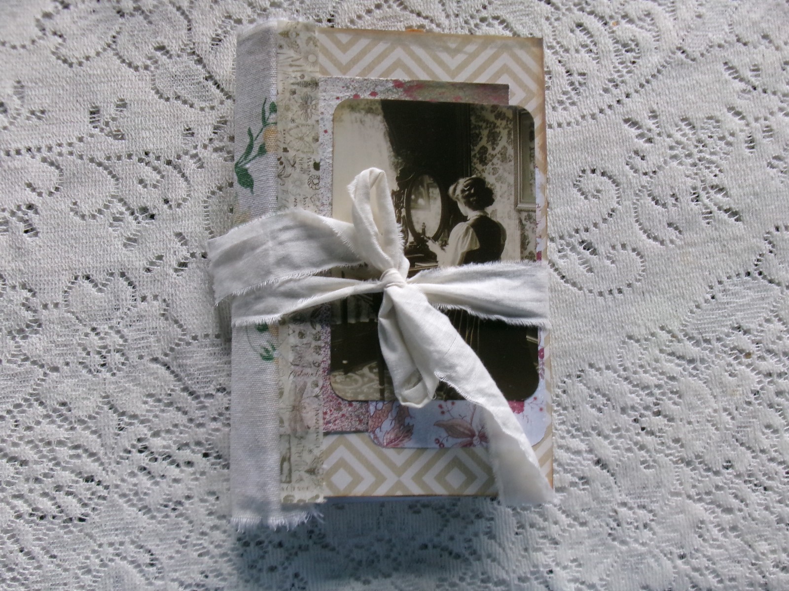 JUNK JOURNAL LADY IN THE MIRROR 6 1/2″ X 9″ APPROX. 50 PAGES