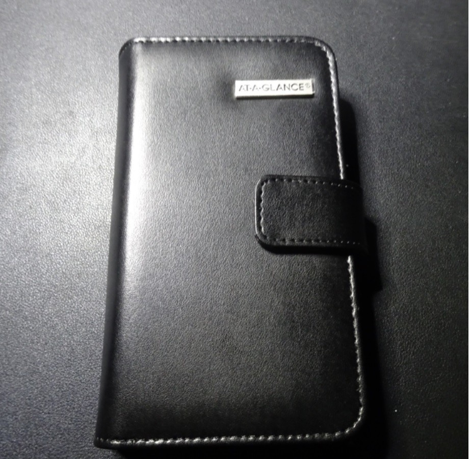 AT-A-GLANCE Undated Windsor Slim Profile Monthly Set, Black Pocket, 3-1/2×6-1/2″