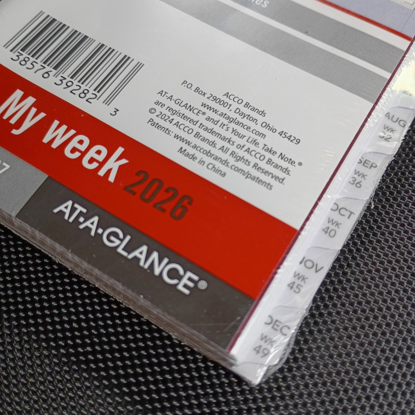 AT-A-GLANCE 2026 Weekly Planner Wirebound Size 2 Item #064-287 Pocket Size. New