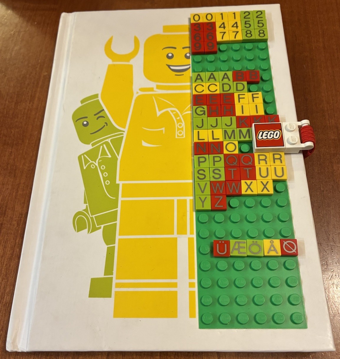 Lego Notebook Journal 850686 Studded Hard Cover 8 x 5″ Missing 1 G And 1 Q