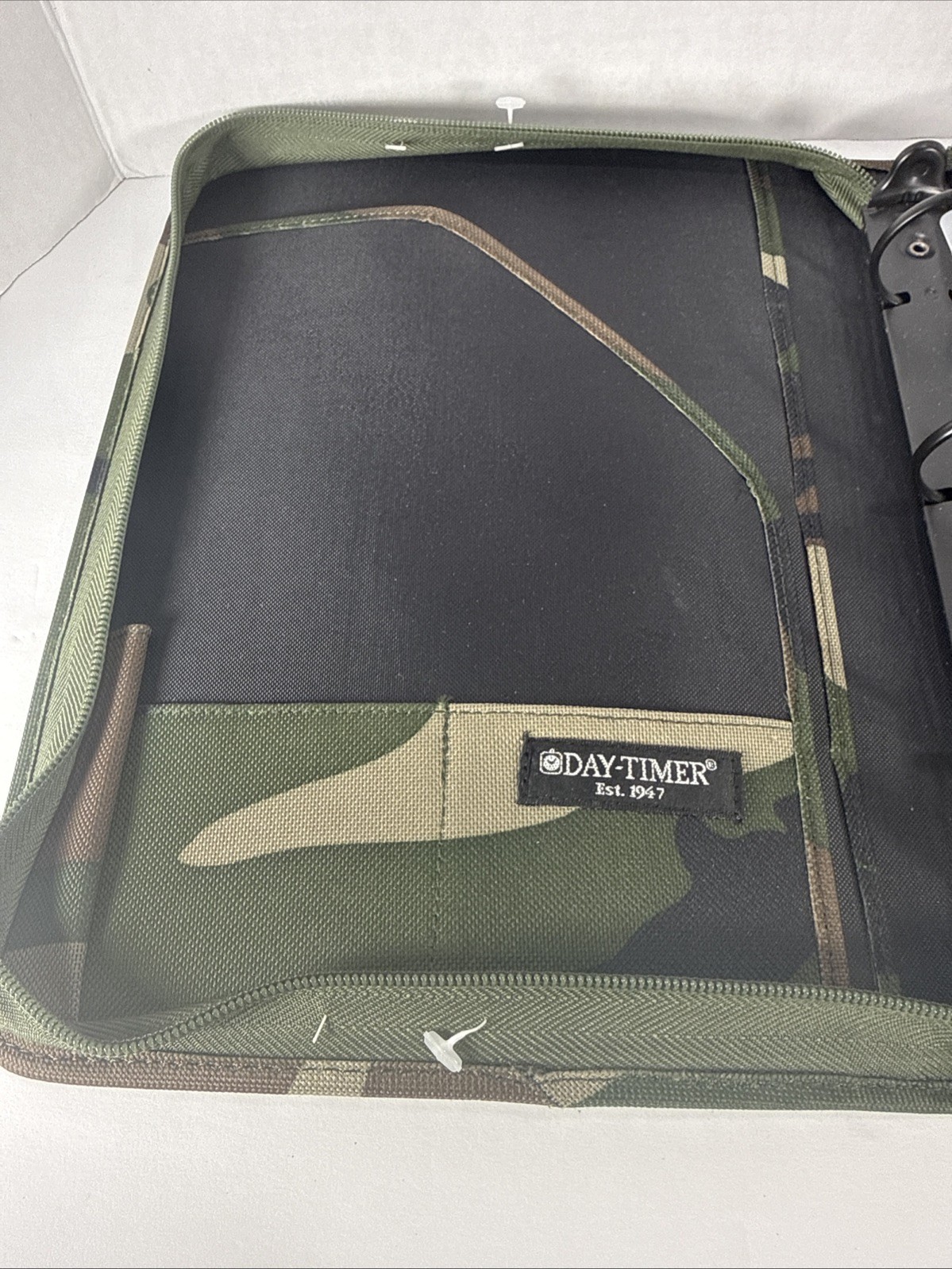 New~Day timer Zippered 3 Ring Camo Military Planner~11.5”x9”x1.5”