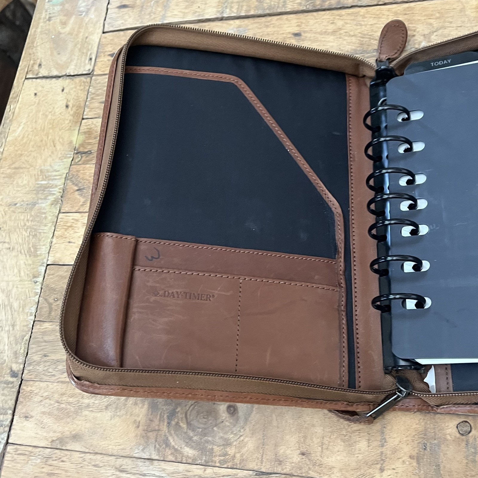 Vintage Day-Timer Genuine Leather Planner 7 Ring Organizer W/Zipper