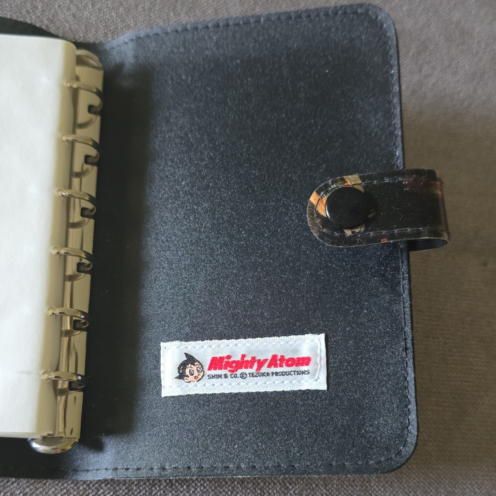 Mighty Atom Pocket Ring Binder Organizer Planner, Weekly Format, Snap Closure