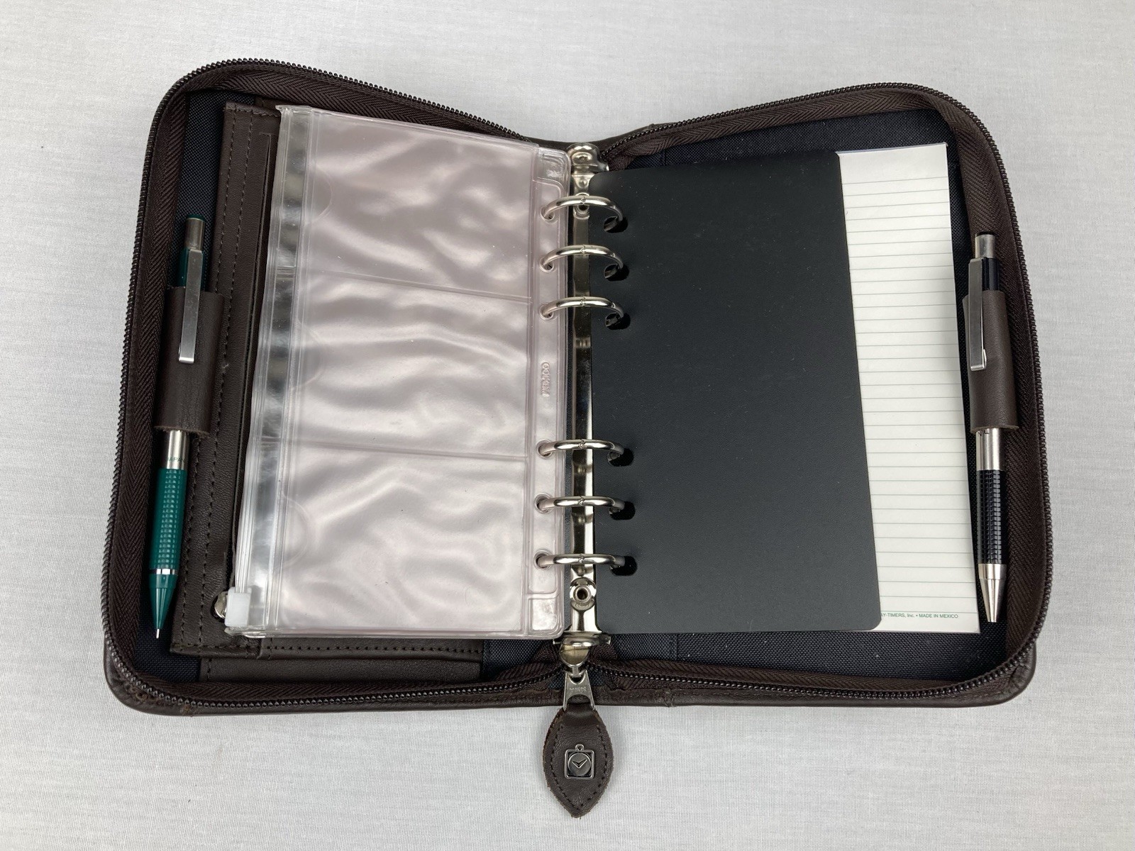 VTG DAY-TIMER BROWN LEATHER 6 RING PLANNER ORGANIZER 8” X 5.5” FRONT POCKET VGC!
