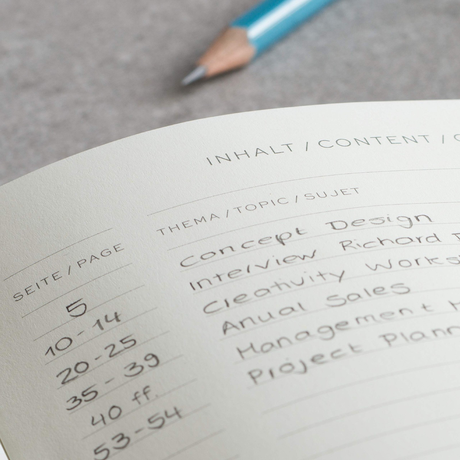 Liniert Port Red B6 Softcover Notebook with 123 Pages and Elastic Closure