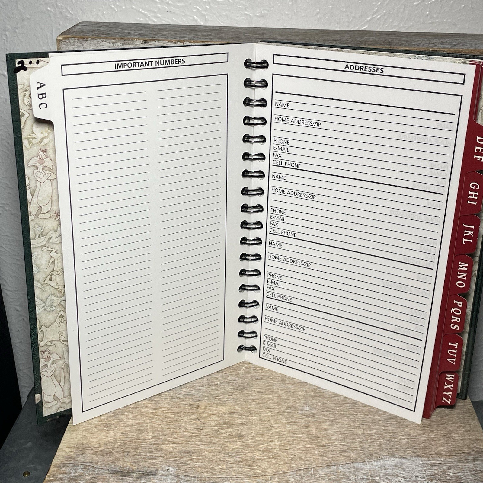 Vintage 1998 Stuart Hall Bugs Bunny Address Book 9 1/2 in x 6 in New READ BELOW