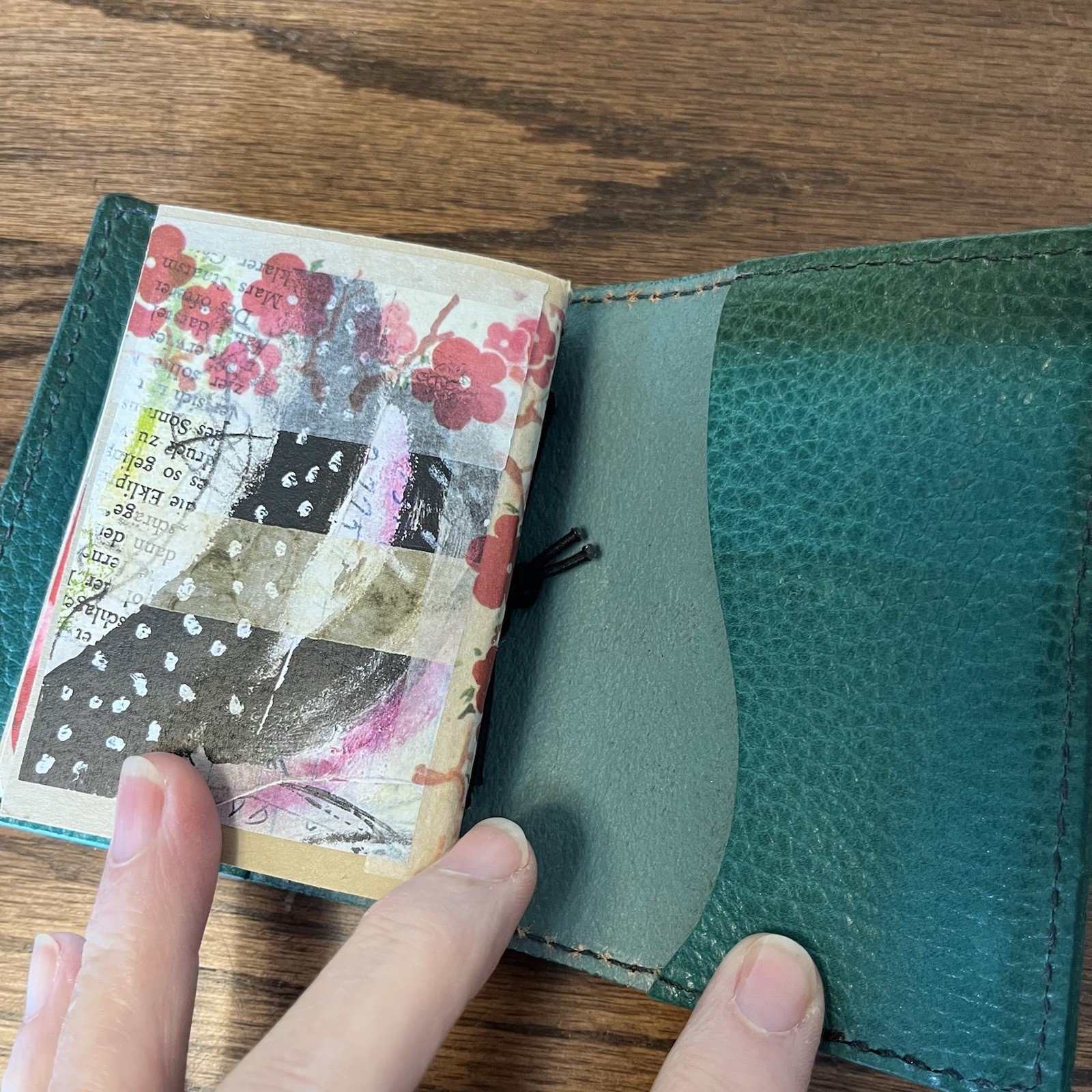 Chic Sparrow Embossed Leather Traveler’s Notebook Pocket Sz Loop Journal Inserts