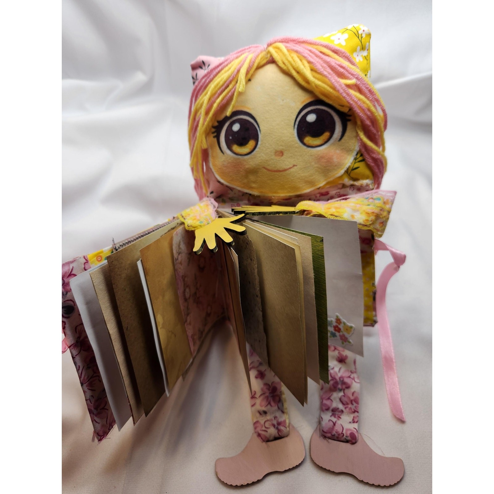 Flower Doll Junk Journal: Handmade Mixed Media Naked Refillable Pages Journal