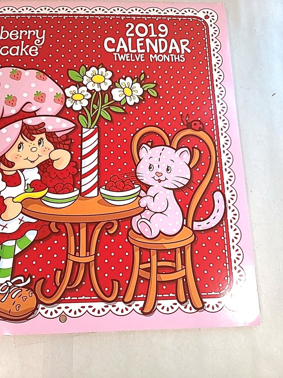 2019 Strawberry Shortcake 12 Month Wall Calendar ( Open) NOS