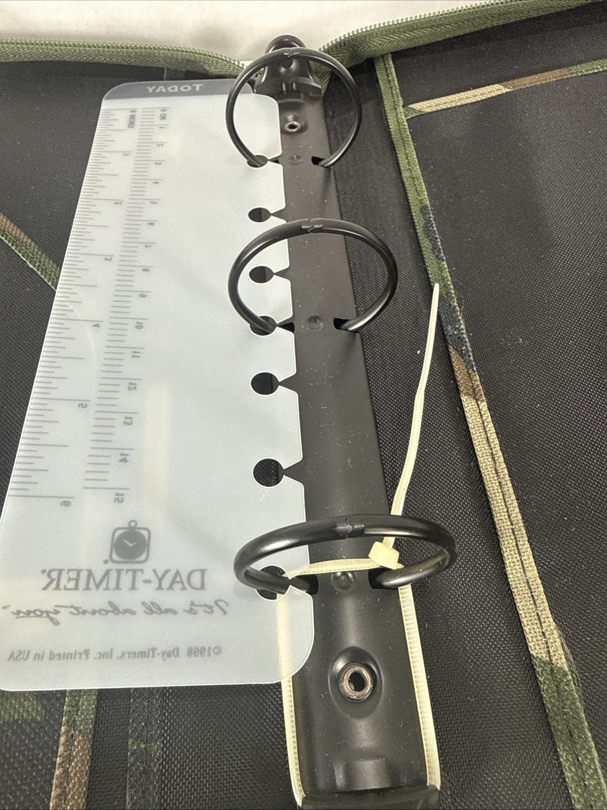 New~Day timer Zippered 3 Ring Camo Military Planner~11.5”x9”x1.5”